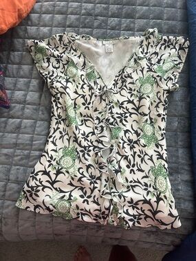 Philip DiCaprio 100 %  Silk V-Neck Floral Blouse in Cream and Green Size 10
